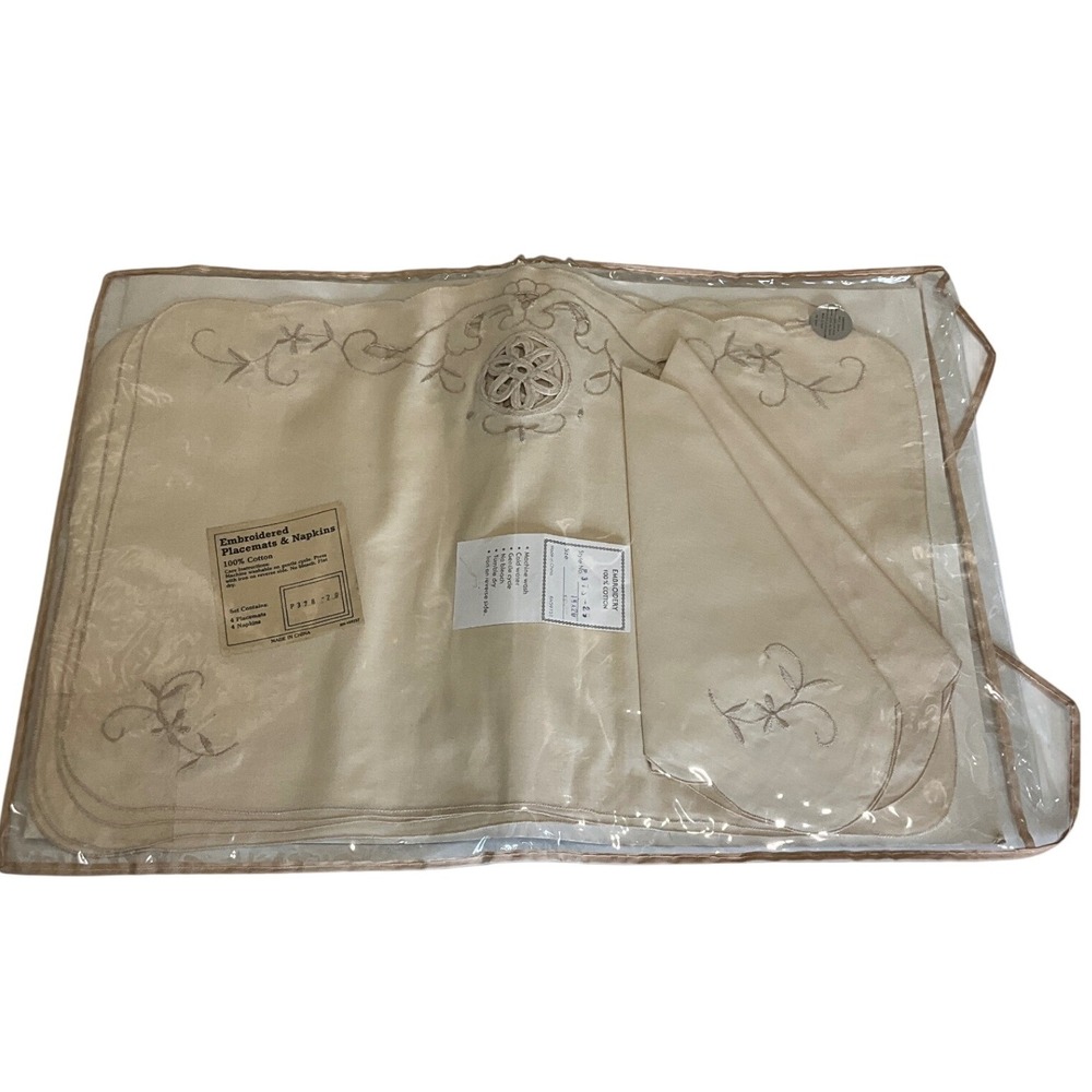 NEW Embriodered Keeco Placemats and Napkins (4) Cottageccore Country Farmhouse